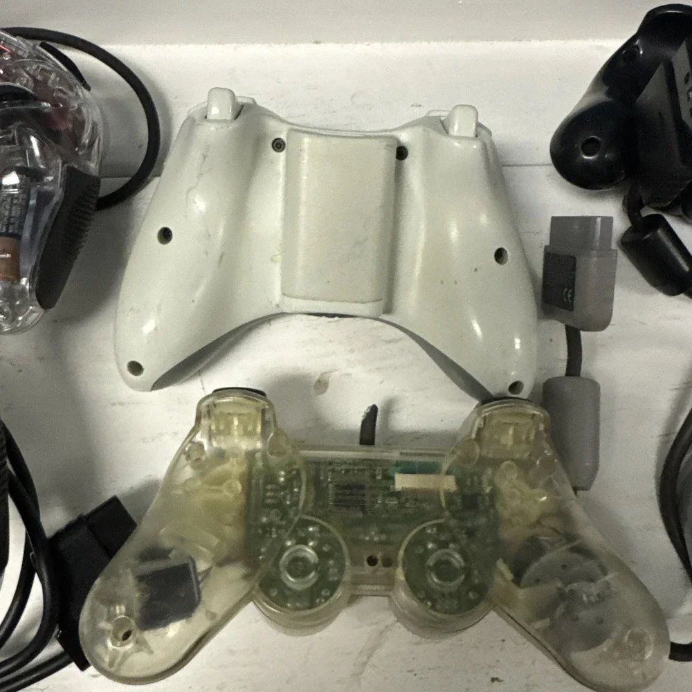 Lot of UNTESTED 8 Controllers‎ Xbox Sony Playstation Game Stop As Is For Parts
